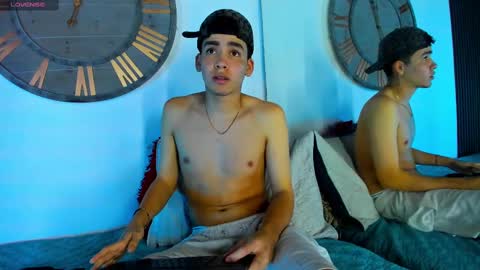 Snapshot of mike_0233 chatting on February 22, 2025, 8:50 am Mike 0233 online show from February 22, 2025, 8:50 am