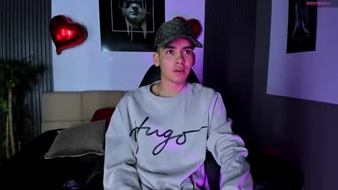 Snapshot of mike_0233 chatting on February 25, 2025, 4:24 am Mike 0233 online show from February 25, 2025, 4:24 am