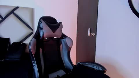 Mike online show from October 25, 2025, 12:13 pm