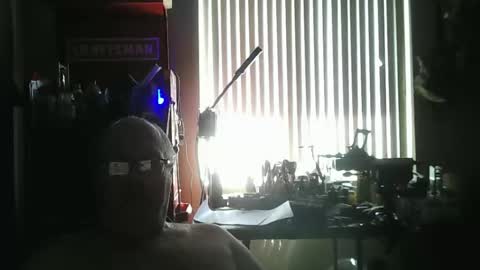 Snapshot of mike_allen4 chatting on April 11, 2026, 5:50 pm mike_allen4 online show from April 11, 2026, 5:50 pm