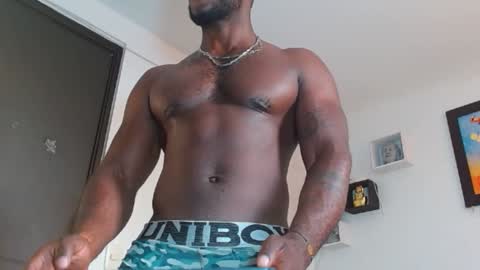 Snapshot of mike_kingcum chatting on January 13, 2025, 10:35 pm mike online show from January 13, 2025, 10:35 pm