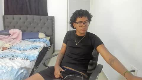 Snapshot of mike_master9 chatting on October 20, 2025, 6:30 pm mike_master9 online show from October 20, 2025, 6:30 pm