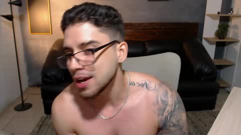 Snapshot of mike_montoya chatting on June 6, 2026, 1:54 am Mike Montoya online show from June 6, 2026, 1:54 am