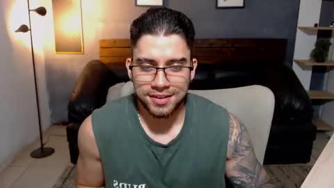 Snapshot of mike_montoya chatting on June 10, 2026, 12:22 am Mike Montoya online show from June 10, 2026, 12:22 am