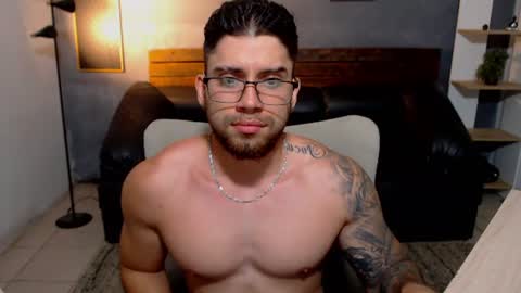Snapshot of mike_montoya chatting on June 30, 2026, 10:33 pm Mike Montoya online show from June 30, 2026, 10:33 pm