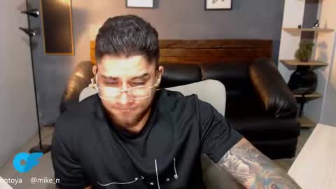 Snapshot of mike_montoya chatting on July 16, 2026, 2:28 am Mike Montoya online show from July 16, 2026, 2:28 am