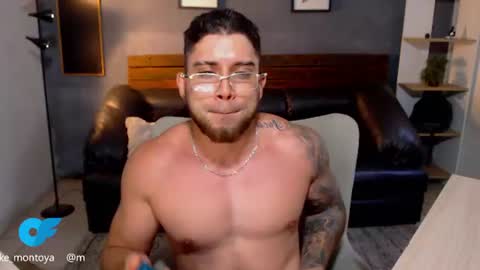 Snapshot of mike_montoya chatting on July 16, 2026, 2:34 pm Mike Montoya online show from July 16, 2026, 2:34 pm