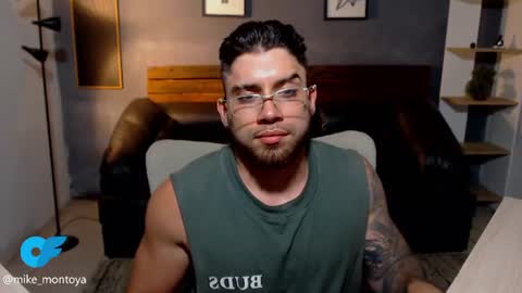 Snapshot of mike_montoya chatting on July 25, 2026, 4:10 am Mike Montoya online show from July 25, 2026, 4:10 am