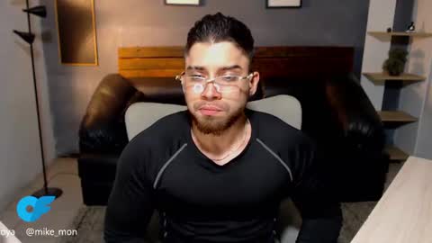 Snapshot of mike_montoya chatting on July 26, 2026, 3:04 am Mike Montoya online show from July 26, 2026, 3:04 am