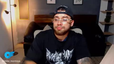 Snapshot of mike_montoya chatting on July 29, 2026, 3:48 am Mike Montoya online show from July 29, 2026, 3:48 am