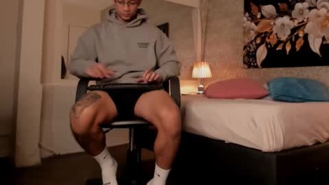 Mike online show from October 15, 2025, 5:07 am