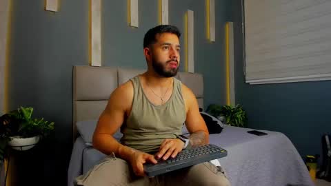 Snapshot of mikeblare chatting on December 29, 2024, 7:32 pm Mike Blare online show from December 29, 2024, 7:32 pm