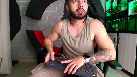 Snapshot of mikeblare chatting on January 10, 2025, 7:11 pm Mike Blare online show from January 10, 2025, 7:11 pm