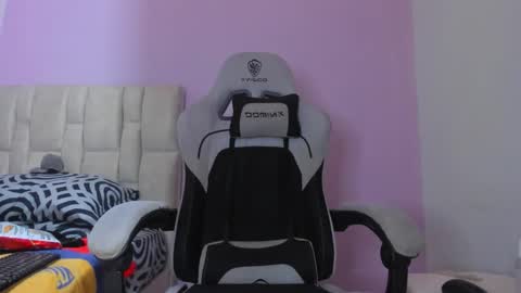 mikebradley15 online show from January 8, 2026, 7:27 pm