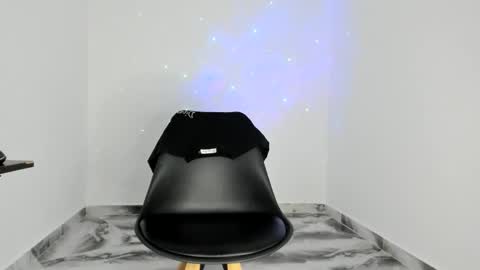 mikee_scooth online show from December 20, 2025, 8:10 am