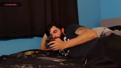 Snapshot of mikehawk1589 chatting on December 16, 2024, 7:26 am mikehawk1589 online show from December 16, 2024, 7:26 am