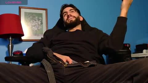 Snapshot of mikehawk1589 chatting on January 8, 2025, 5:27 am mikehawk1589 online show from January 8, 2025, 5:27 am