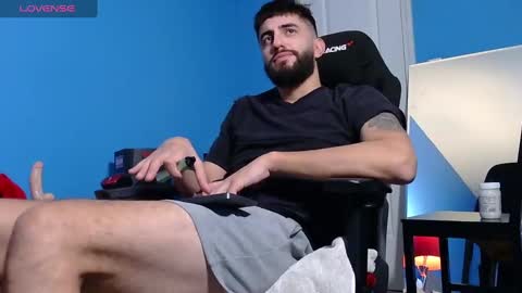 Snapshot of mikehawk1589 chatting on March 7, 2025, 10:02 am mikehawk1589 online show from March 7, 2025, 10:02 am