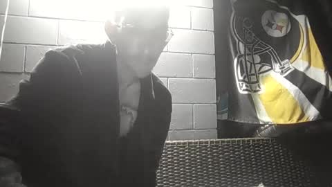 Snapshot of mikenquinn chatting on June 16, 2026, 3:42 am mikenquinn online show from June 16, 2026, 3:42 am
