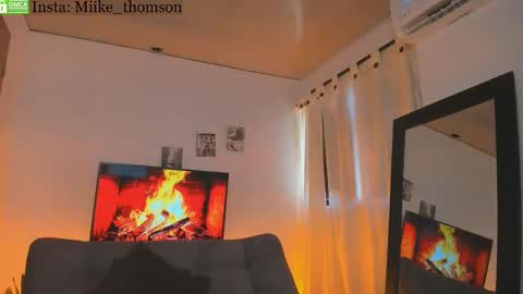 Snapshot of mikethomson01 chatting on December 4, 2024, 6:28 pm Mike online show from December 4, 2024, 6:28 pm