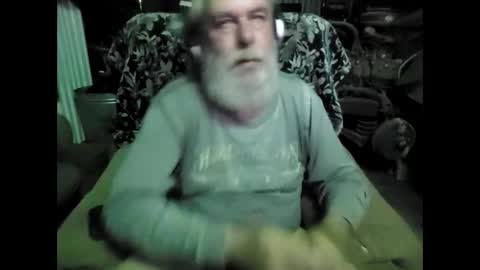 Snapshot of mikevm420 chatting on December 30, 2024, 3:14 am mike online show from December 30, 2024, 3:14 am