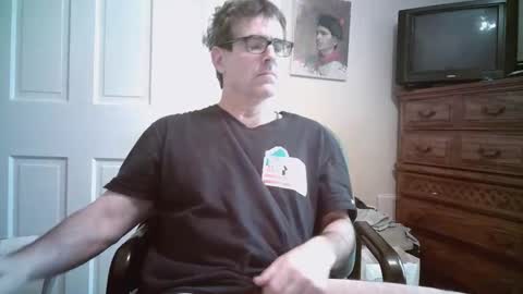 Snapshot of mikewulds chatting on April 26, 2026, 2:26 pm Mike online show from April 26, 2026, 2:26 pm