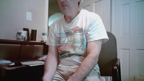 Snapshot of mikewulds chatting on May 10, 2026, 1:49 pm Mike online show from May 10, 2026, 1:49 pm
