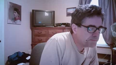 Snapshot of mikewulds chatting on May 26, 2026, 11:34 pm Mike online show from May 26, 2026, 11:34 pm