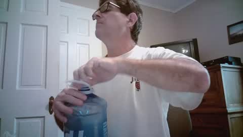Snapshot of mikewulds chatting on July 22, 2026, 6:22 pm Mike online show from July 22, 2026, 6:22 pm
