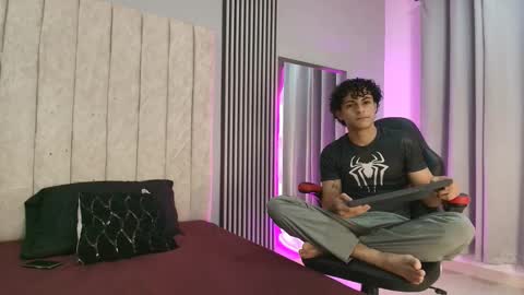 mikey_banji online show from September 10, 2025, 4:56 am