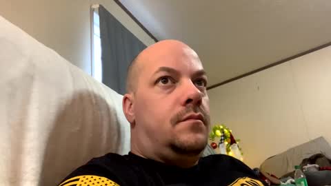 mikeylikesit2222 online show from December 8, 2024, 2:30 pm