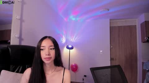 VIOLETAMIKE online show from March 18, 2026, 11:08 pm