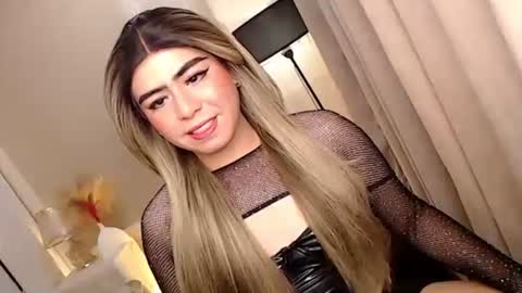 Snapshot of mikha_sensual chatting on October 24, 2025, 1:03 am Theresa Luna online show from October 24, 2025, 1:03 am