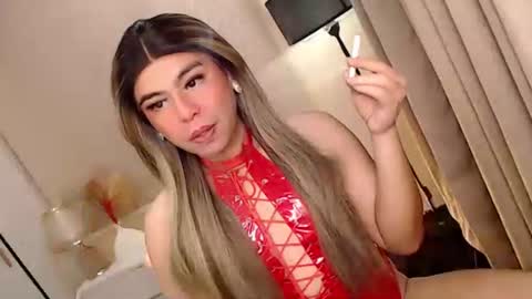 Snapshot of mikha_sensual chatting on November 9, 2025, 5:44 pm Theresa Luna online show from November 9, 2025, 5:44 pm