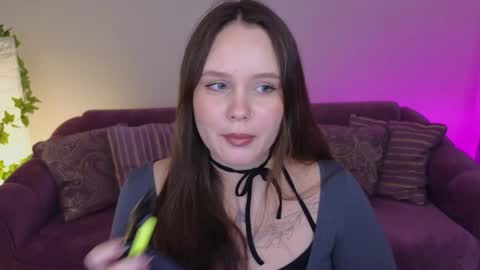 Snapshot of miki_miki_cutie chatting on January 21, 2025, 8:21 pm Mikki online show from January 21, 2025, 8:21 pm