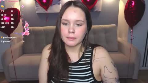 Snapshot of miki_miki_cutie chatting on February 14, 2025, 11:31 pm Mikki online show from February 14, 2025, 11:31 pm
