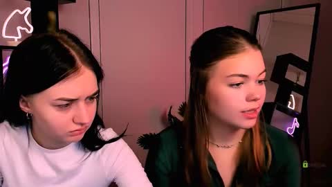 miki_ti online show from October 24, 2025, 9:06 am