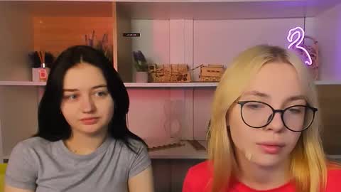 miki_ti online show from November 29, 2025, 9:34 am