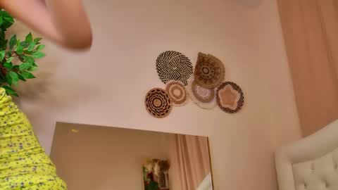 Snapshot of mikka_blush chatting on April 28, 2026, 2:27 am mikka_blush online show from April 28, 2026, 2:27 am