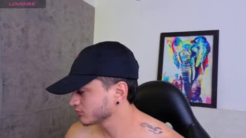 Snapshot of mikke_love chatting on May 18, 2026, 2:34 pm MIKKE online show from May 18, 2026, 2:34 pm