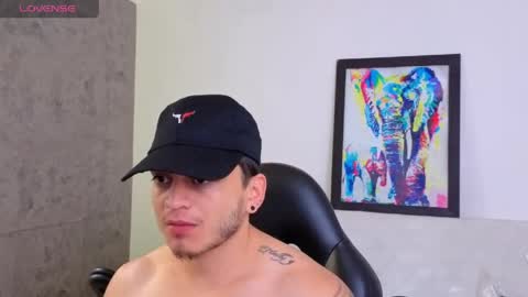 Snapshot of mikke_love chatting on May 29, 2026, 1:20 pm MIKKE online show from May 29, 2026, 1:20 pm