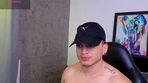 Snapshot of mikke_love chatting on June 25, 2026, 2:43 pm MIKKE online show from June 25, 2026, 2:43 pm
