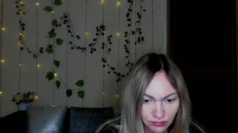 Snapshot of mikkey_mouse8 chatting on December 23, 2025, 7:17 am Adalina online show from December 23, 2025, 7:17 am