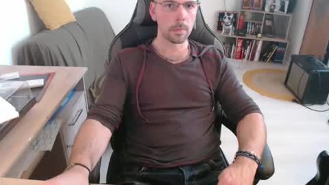 Snapshot of mikmik91 chatting on February 24, 2026, 3:21 pm mikmik91 online show from February 24, 2026, 3:21 pm