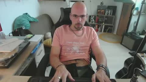 mikmik91 online show from July 15, 2026, 2:00 pm