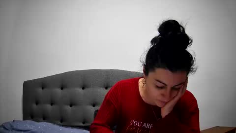 Mikyloveu online show from February 5, 2025, 4:14 pm