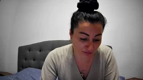 Mikyloveu online show from February 9, 2025, 4:50 pm