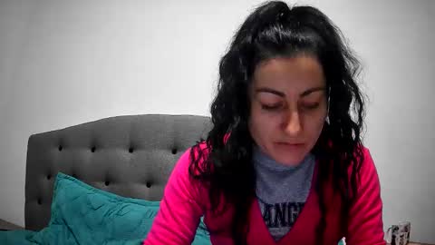 Snapshot of mikyloveu chatting on February 4, 2026, 4:13 pm Mikyloveu online show from February 4, 2026, 4:13 pm