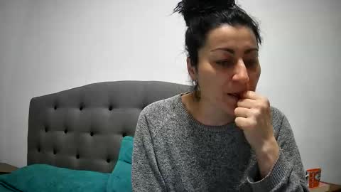 Snapshot of mikyloveu chatting on February 5, 2026, 3:05 pm Mikyloveu online show from February 5, 2026, 3:05 pm