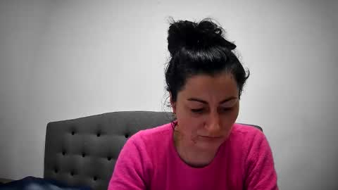 Mikyloveu online show from March 30, 2026, 3:57 pm